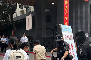 西卡：我们要有饥饿感&上场后就想有所表现 雄鹿此前也是这样做的